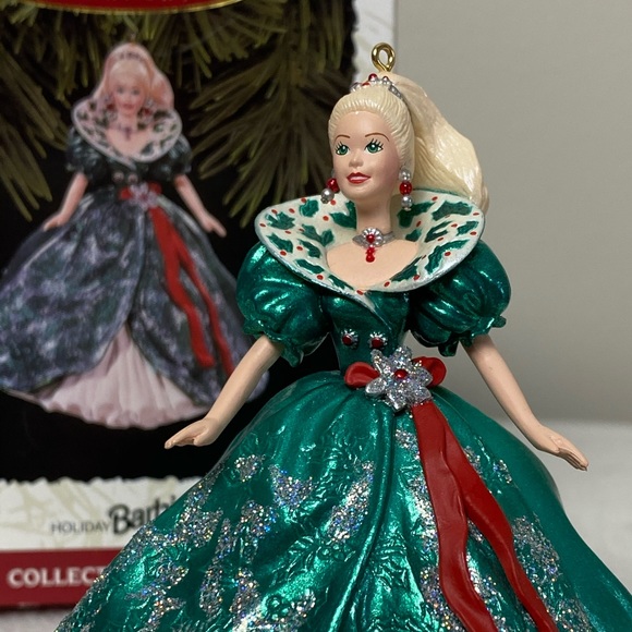 1995 hallmark holiday barbie ornament